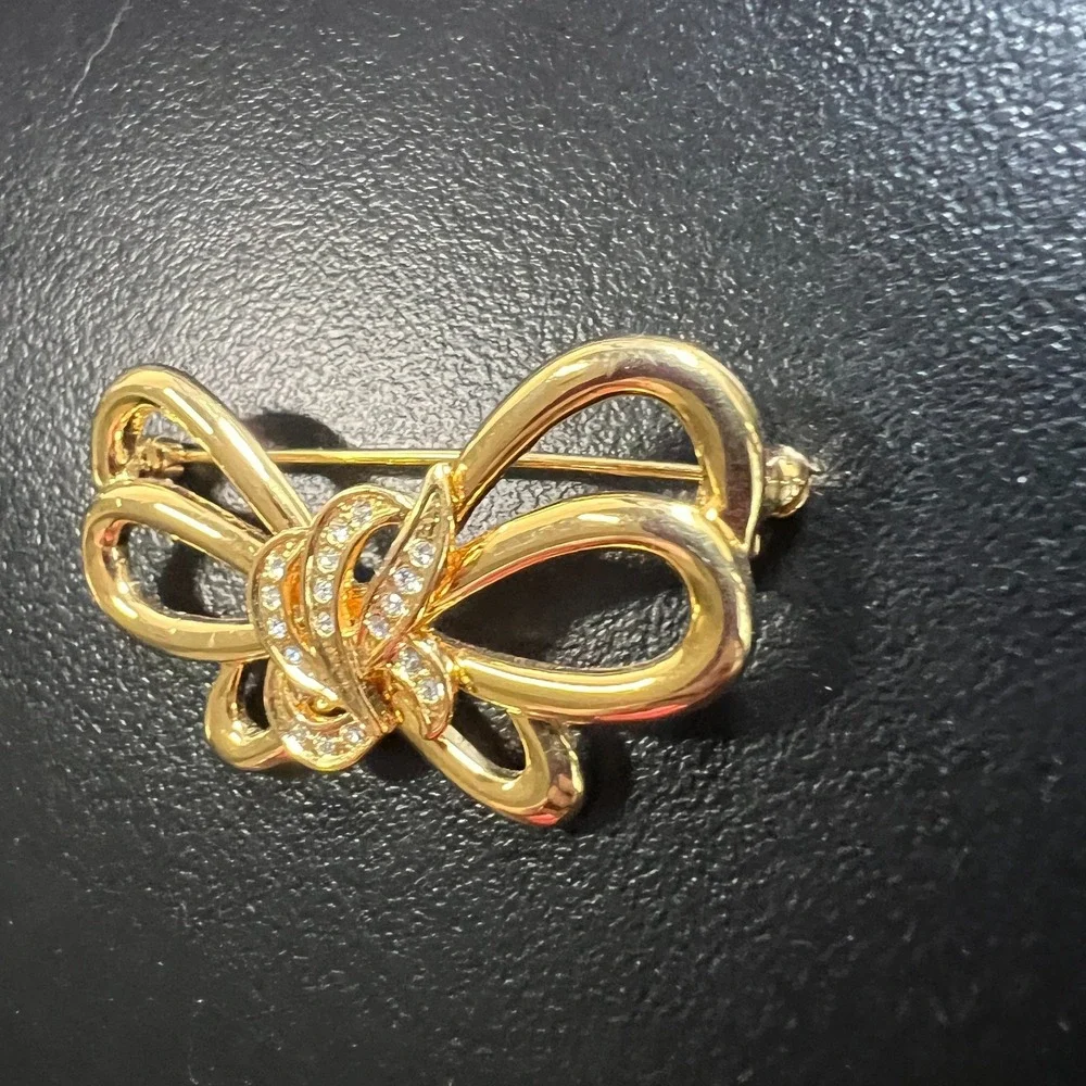 Gold‎ Tone Bow Brooch Rhinestone Accents Elegant Vintage Inspired Ribbon Pin